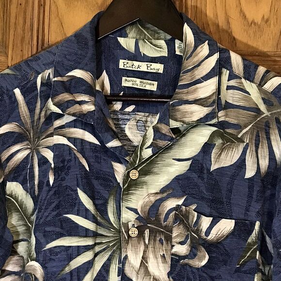 Vtg. Batik Bay 100% Silk Hawaiian Shirt Men's M  Blue Tan SS Top Loop Button Up - Picture 3 of 11